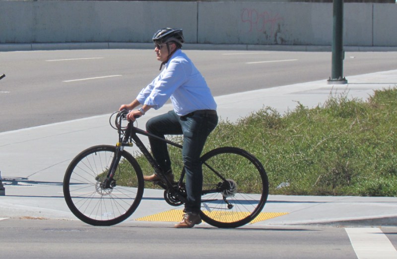 A recent survey commissioned by the California Bicycle Coalition found strong support for policies that would make it easier and safer for people to walk and ride bikes. Photo: Melanie Curry