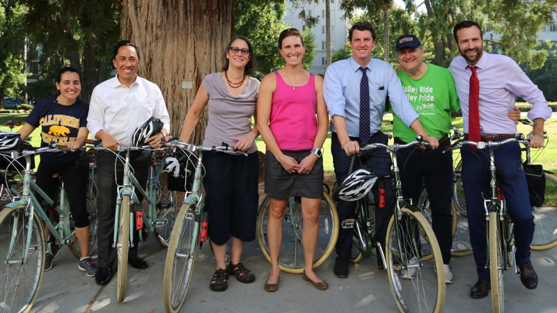 California lawmakers earlier this summer rode in support of S.B. 702. From left: Assemblymembers Monique Limón (D-Santa Barbara), Todd Gloria (D-San Diego), and Laura Friedman (D-Burbank), California Bicycle Coalition Policy Director Jeanie Ward Waller, Senators Henry Stern, Robert Hertzberg (D-Van Nuys), and Ben Allen (D-Redondo Beach). Photo by Lorie Shelley