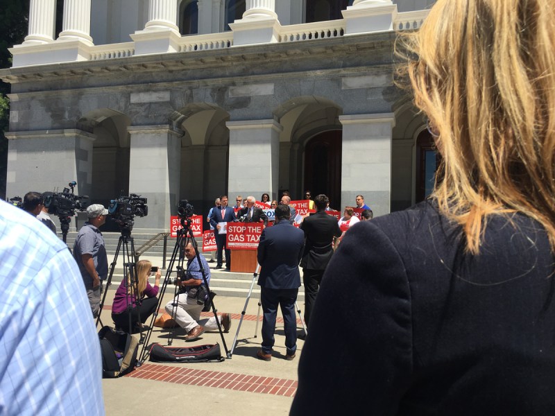 Carl DeMaio next to John Cox on the Capitol steps during the 2018 campaign. Photo: Melanie Curry/Streetsblog