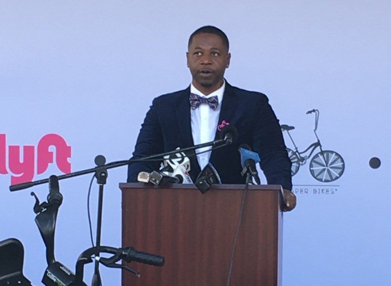 Champ Stevenson, Scraper Bike Founder, had a message for residents of East Oakland: "A brighter future is coming." Photos: Melanie Curry/Streetsblog